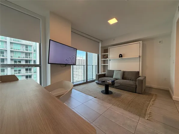 227 NE 2nd St #2911, Miami, FL 33179