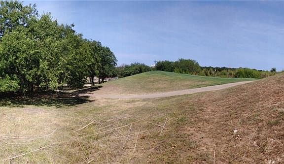 4th image of 5206 Country Club Dr