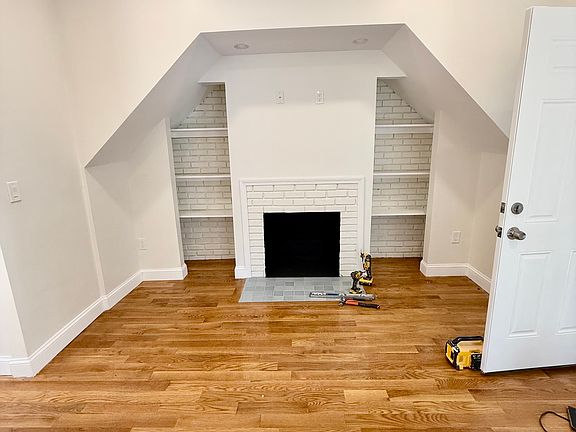 4th image of 122 Chestnut St Floor 2