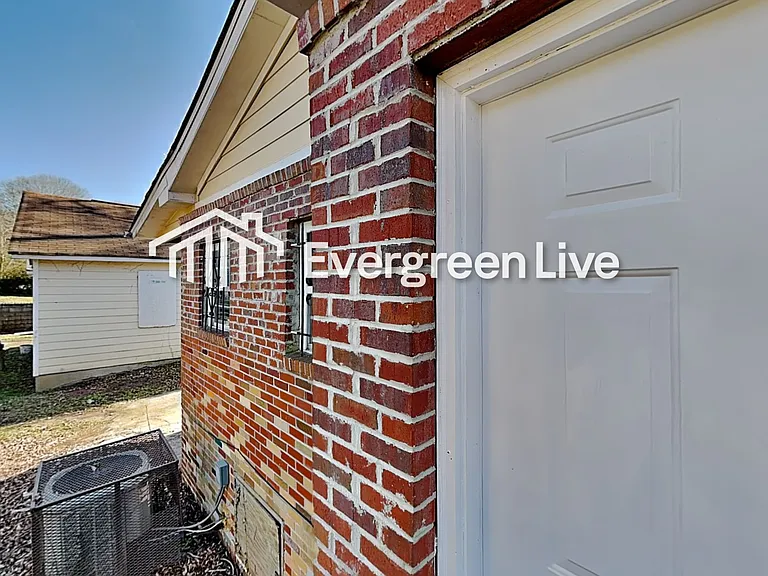 1381 Sharon St NW — Photo 19