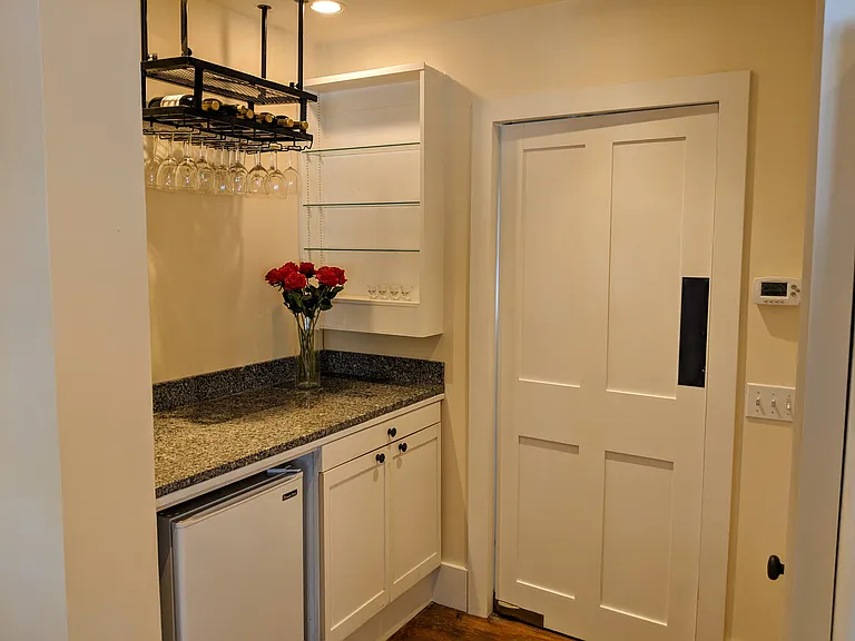 9 Island St #B — Photo 13