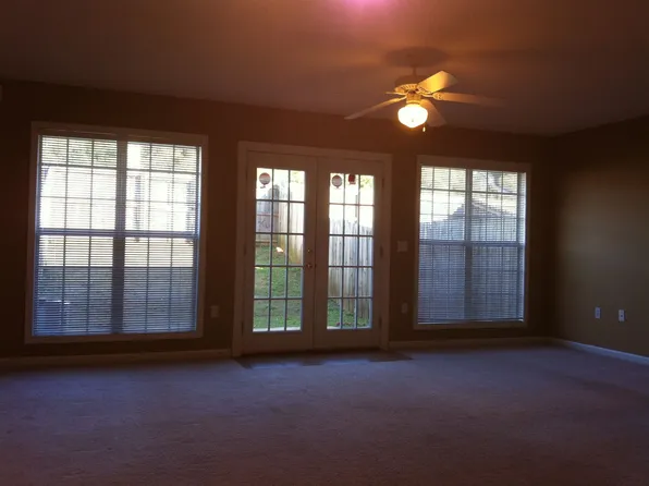 131 S Spring View Dr, Enterprise, AL 36330