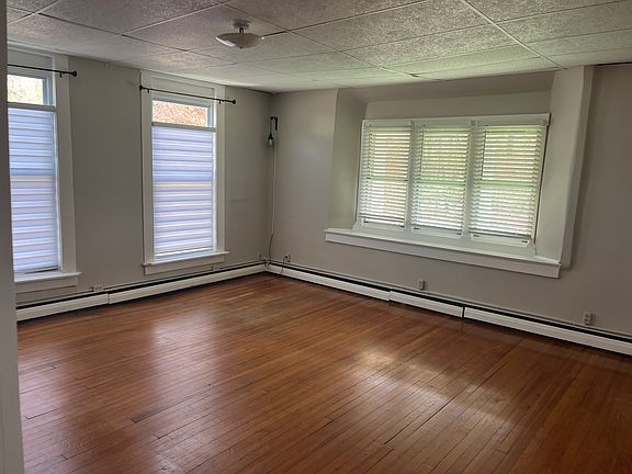 5th image of 109 Smithwood Ave APT 4