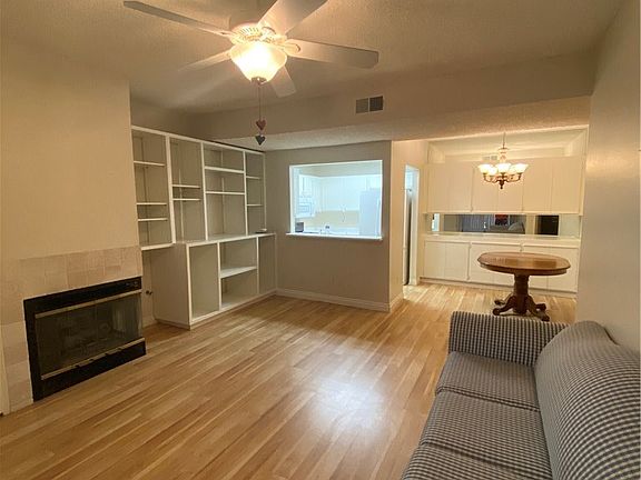 3rd image of 23715 Del Monte Dr Unit 213