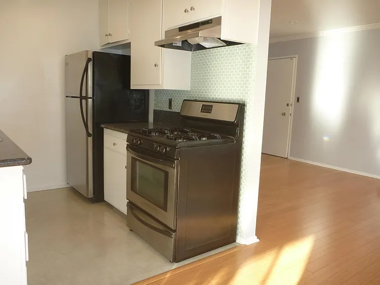 1527 Princeton St #5 — Photo 11