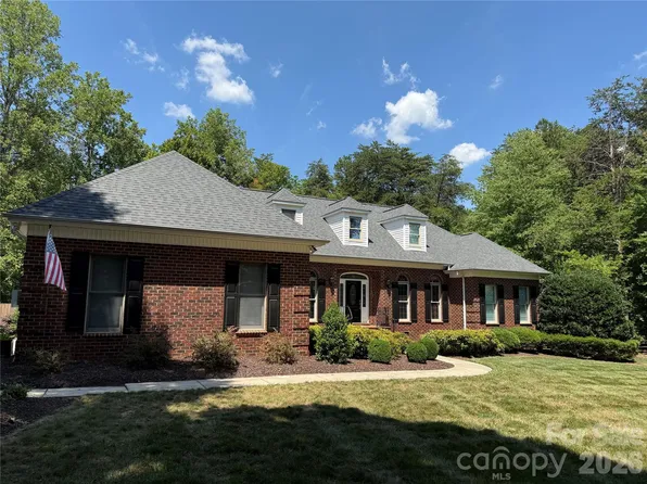 241 Tawny Bark Dr, Mooresville, NC 28117