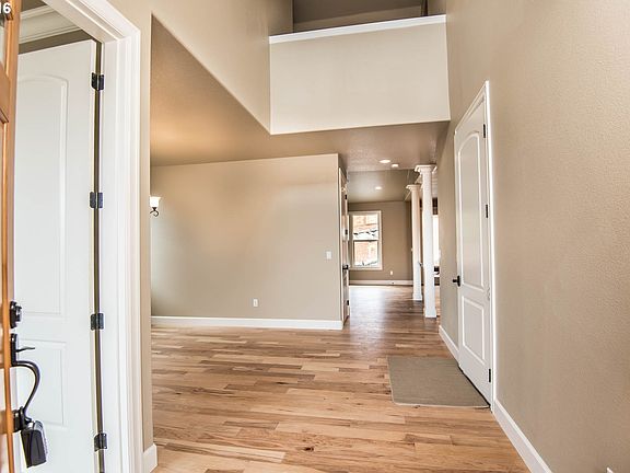 4th image of 745 W X St