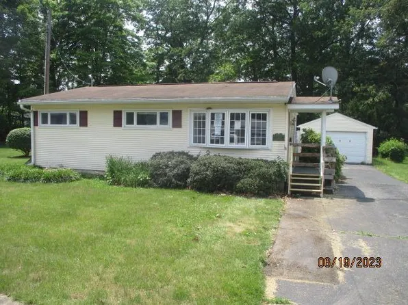 1202 Epworth Cir, Elmira, NY 14901