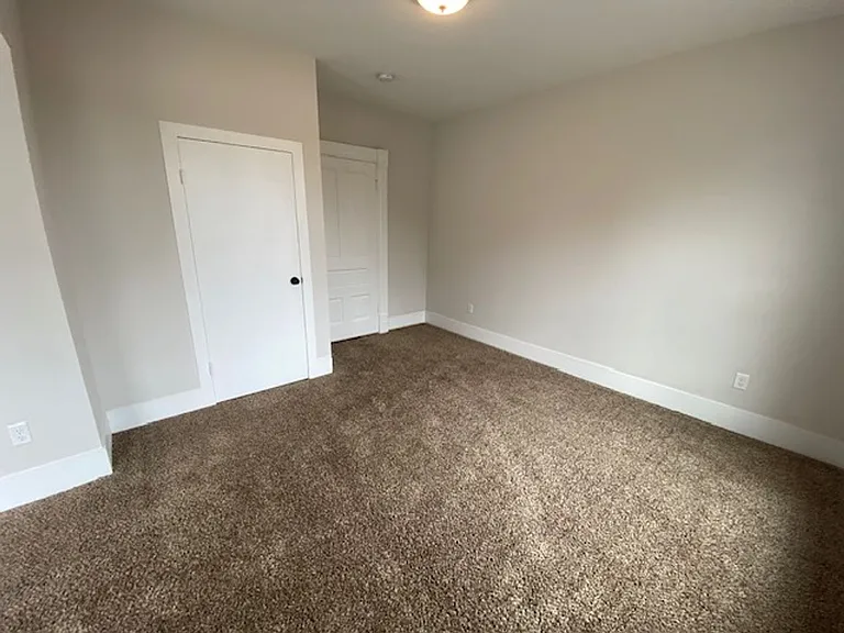 542 Pine Ave — Photo 13