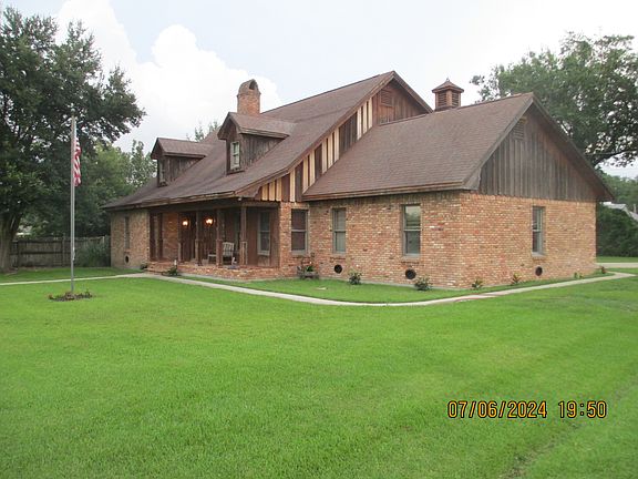 Front yard
House being repainted now