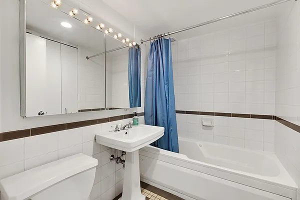 Rented by DejaView Residential Inc | media 10