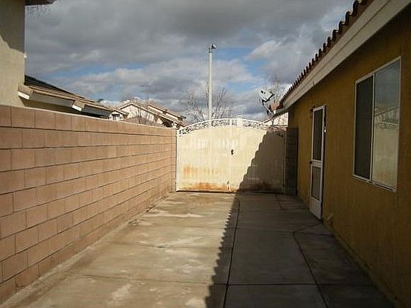 2nd image of 19455 Sweetwood Ln