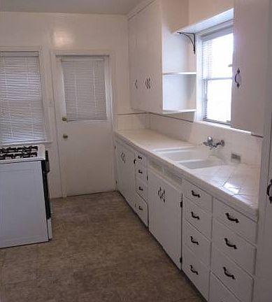 5th image of 3838 E 1st St