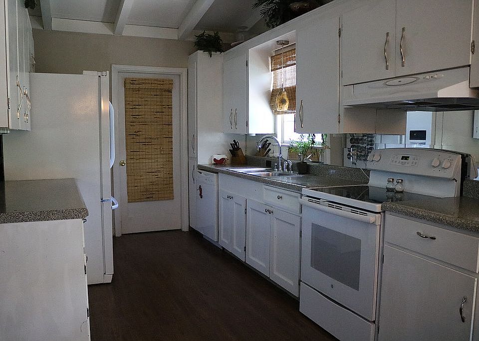 1st image of 119 Holly Dr