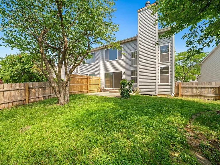 1329 Newport St — Photo 19