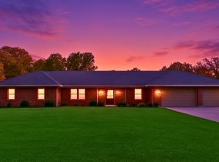 9299 W Forest Hills Dr, Fayetteville, AR 72704