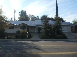 2707 Christmas Tree Ln, Bakersfield, CA 93306