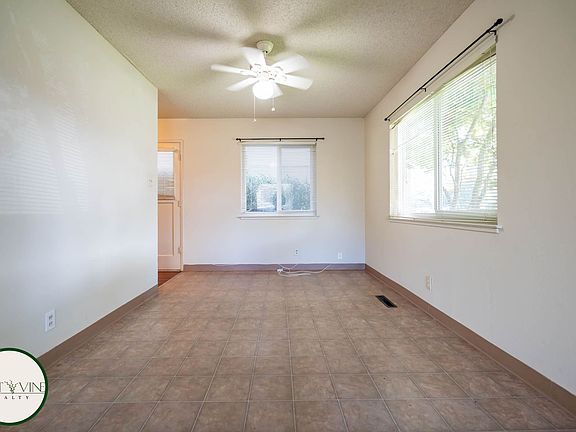5th image of 2037 Central Ave APT A