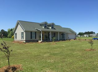 13 Pelican Cove Rd, Hazlehurst, GA 31539