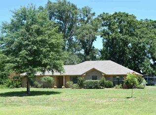 700 County Road 3347, Omaha, TX 75571