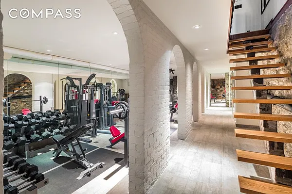 Sold by Compass | media 39