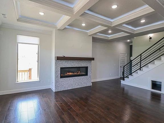 3rd image of 501 SW Ramsey Ln