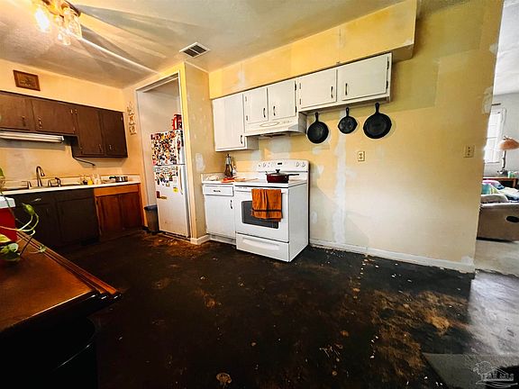 5th image of 3050 Panama Dr