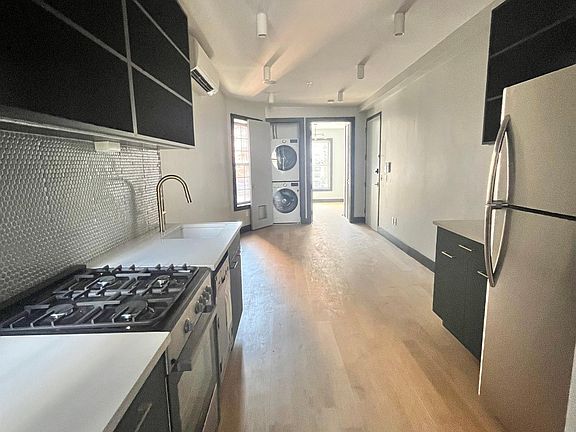 2nd image of 41 Van Wagenen Ave #1R