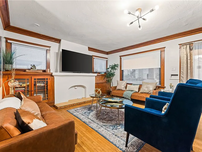 736 N Redonde Ave — Photo 24