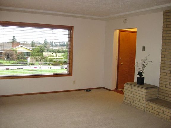 4th image of 6103 NE 78th St