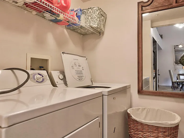 322 Villa Cir #322 — Photo 8