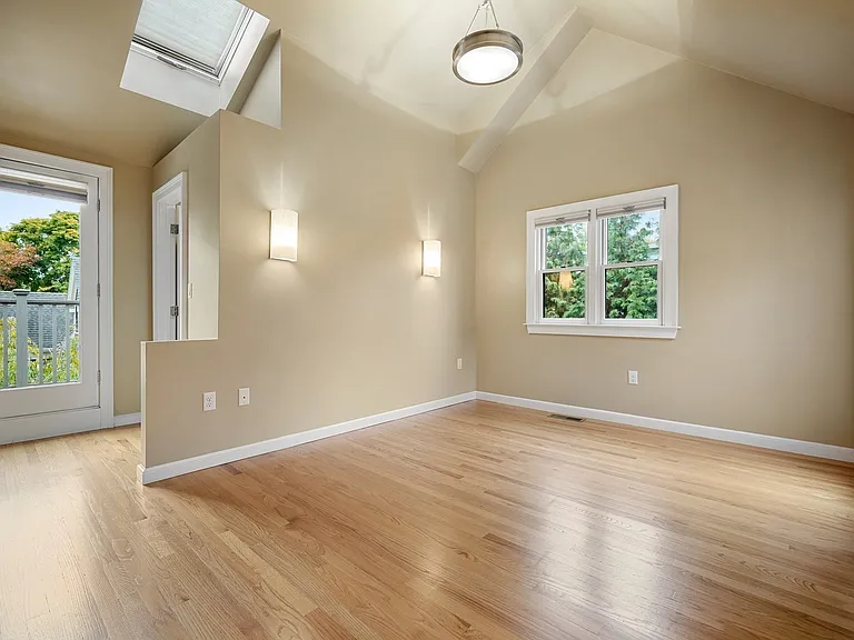 10 Eustis St — Photo 10