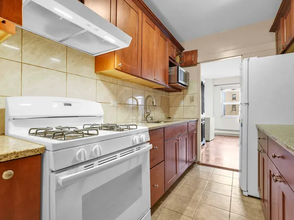 6 Fordham Hill Oval image 16 of 25