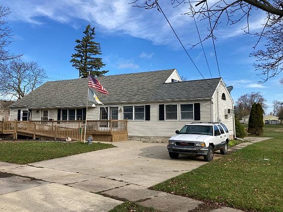 2nd image of 3322 Sylvan Rd