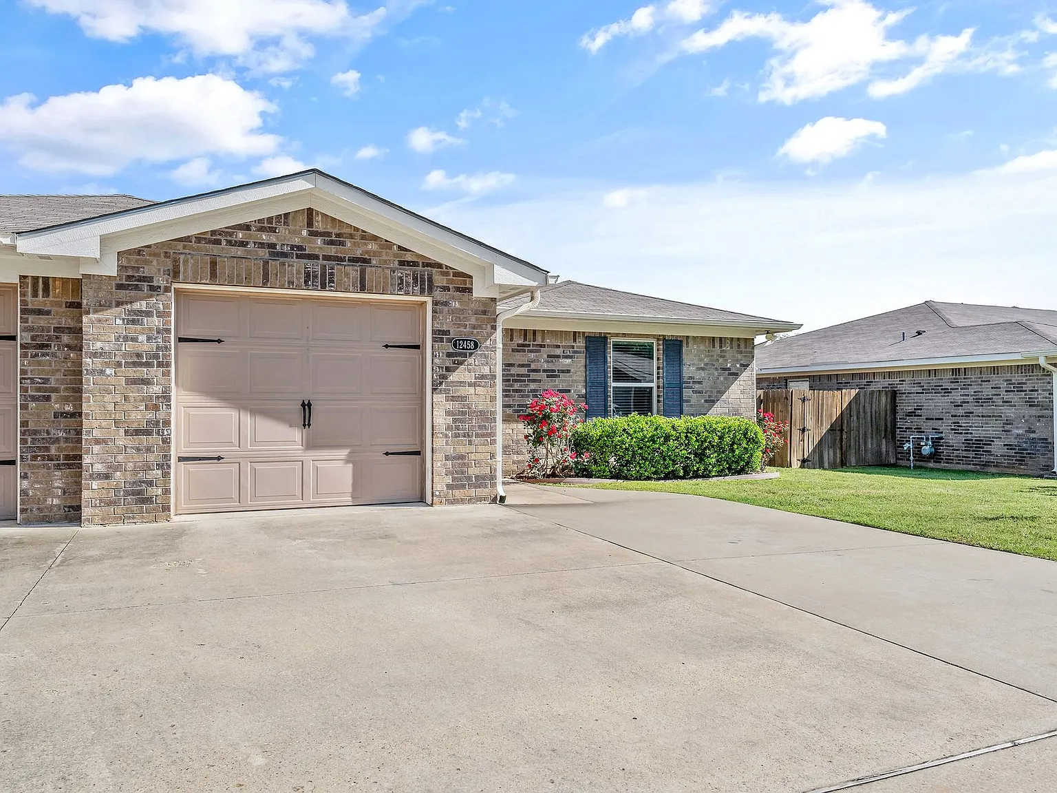 Kara Lynn Place Luxury Homes- CATCH OUR SUMMER SPECIAL! — Photo 3
