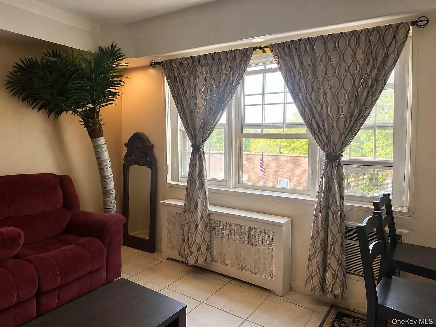 3 bed, 2.0 bath, 1320 sqft, $3,500 — Photo 3
