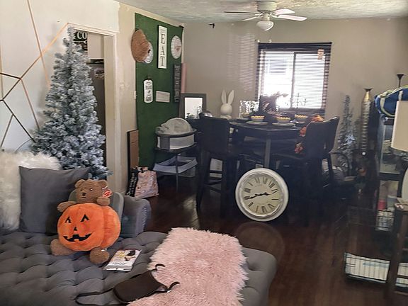 2nd image of 4221 Oakhill Dr