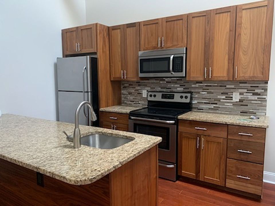 1st image of 60 Crompton Ave APT 202