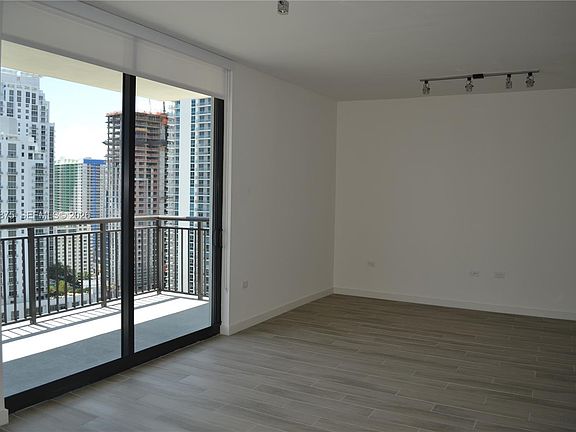4th image of 999 SW 1st Ave APT 3302