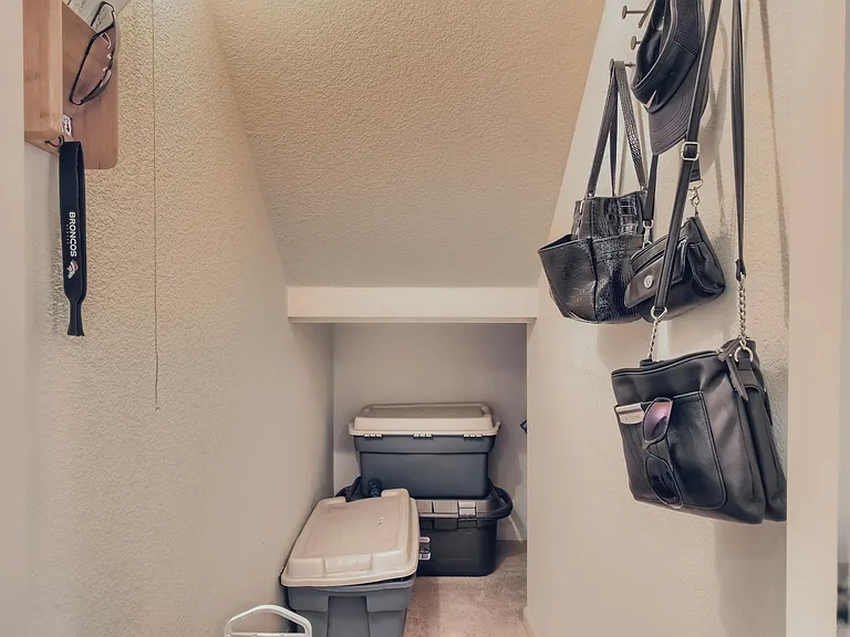 Storage nook