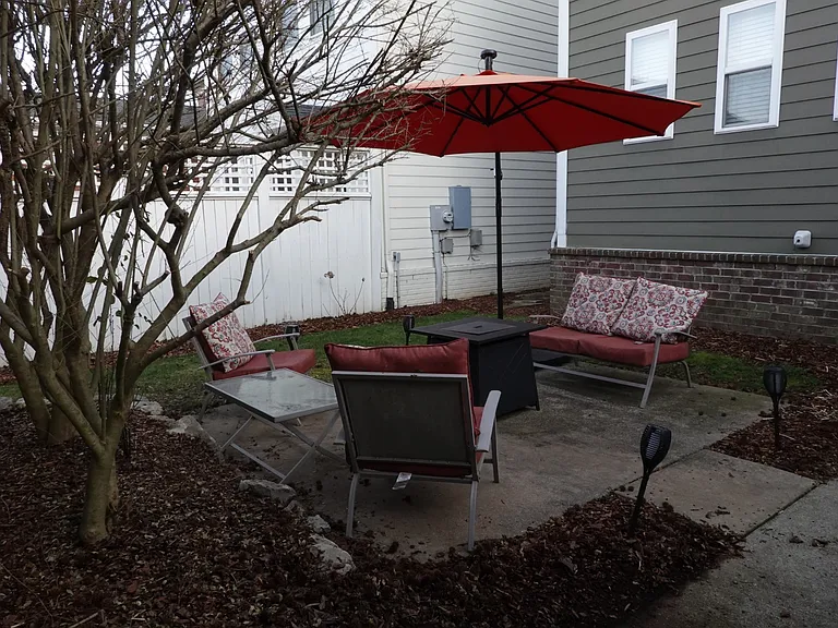 120 Jasper Ave — Photo 18