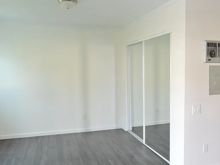 1600 W Carson St #104 — Photo 15