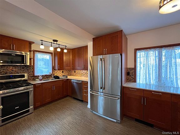 2nd image of 73-08 Juniper Valley Road