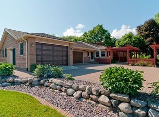 2185 Holy Name Dr, Wayzata, MN 55391