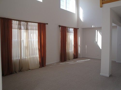 5th image of 136 Indian Meadow Ln