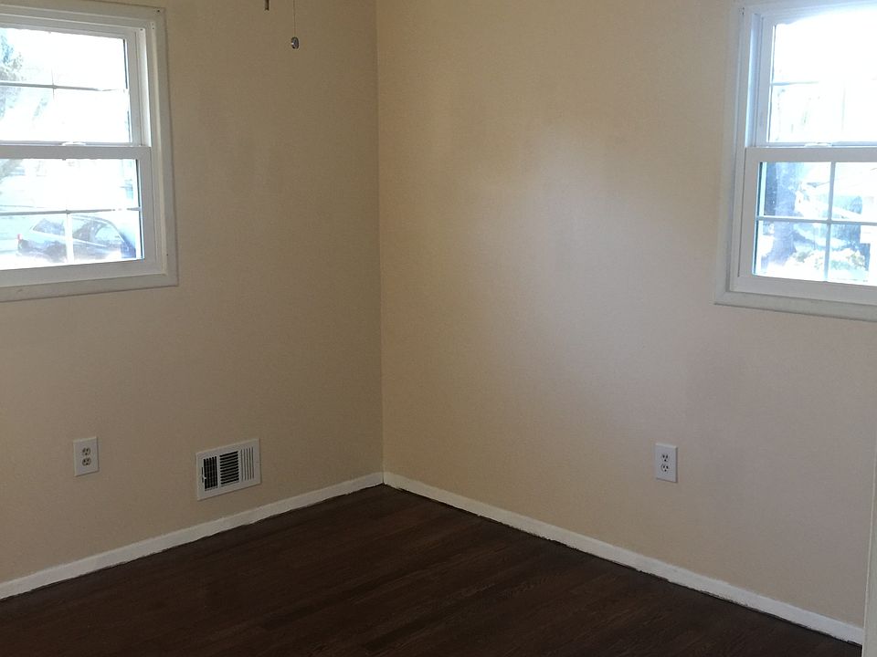 2nd image of 4820 Poplar Dr