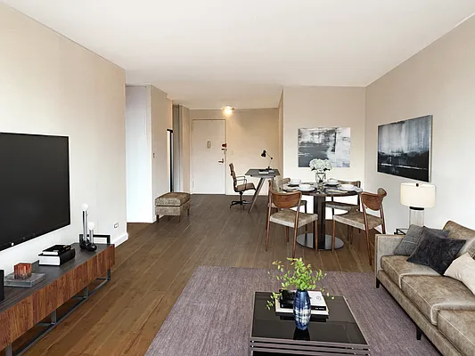 Rented by Coldwell Banker Warburg | media 3