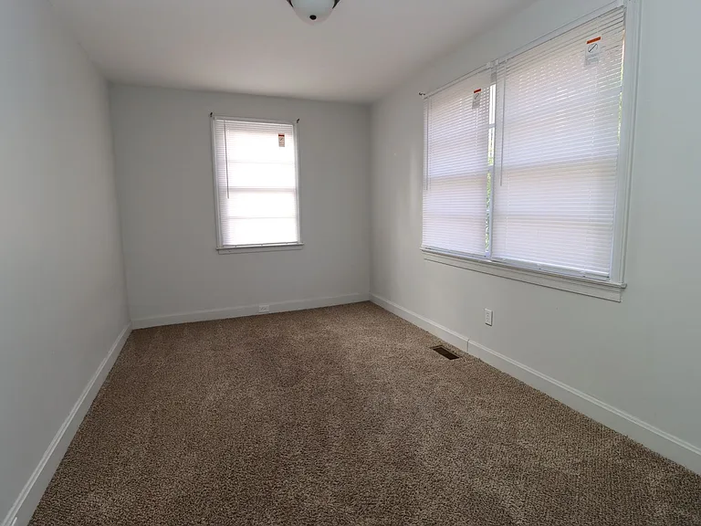 4910 Colonial Dr — Photo 16