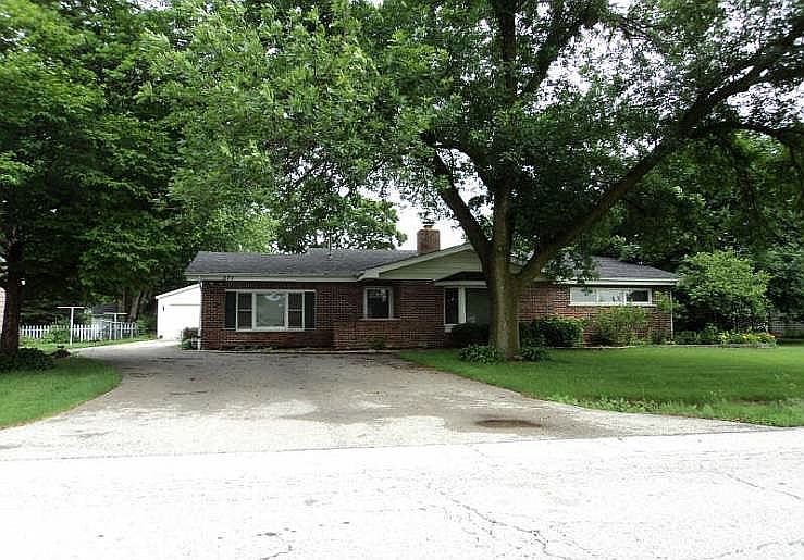 1st image of 371 Hilltop Dr