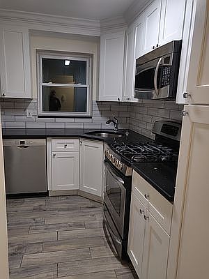 3rd image of 75-09 Astoria Blvd N #2B